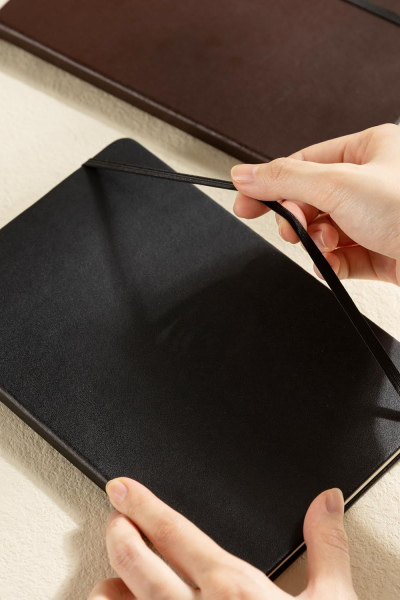 Leather-bound journal (Black)